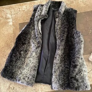 Baccini faux fur sipper vest